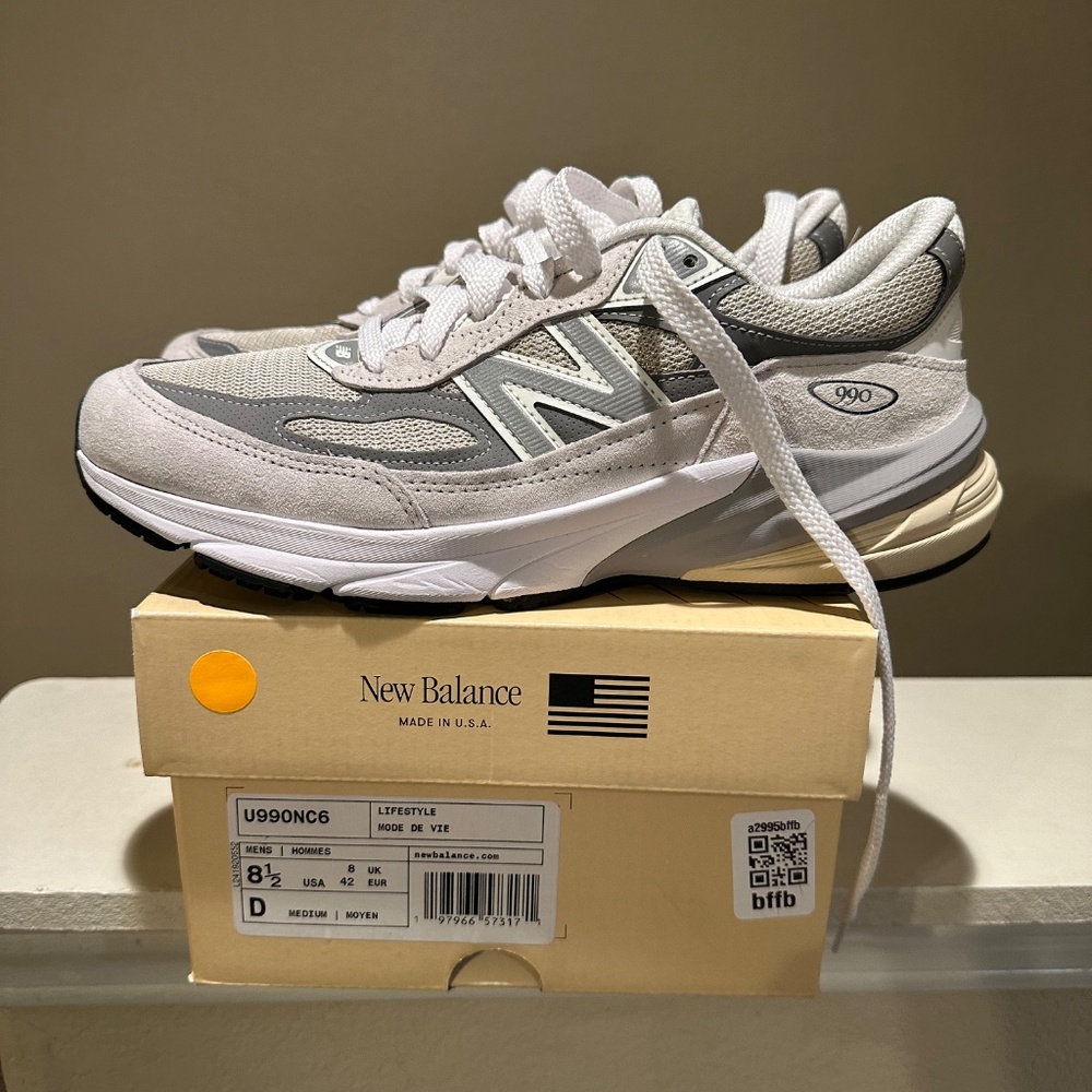 New Balance 990